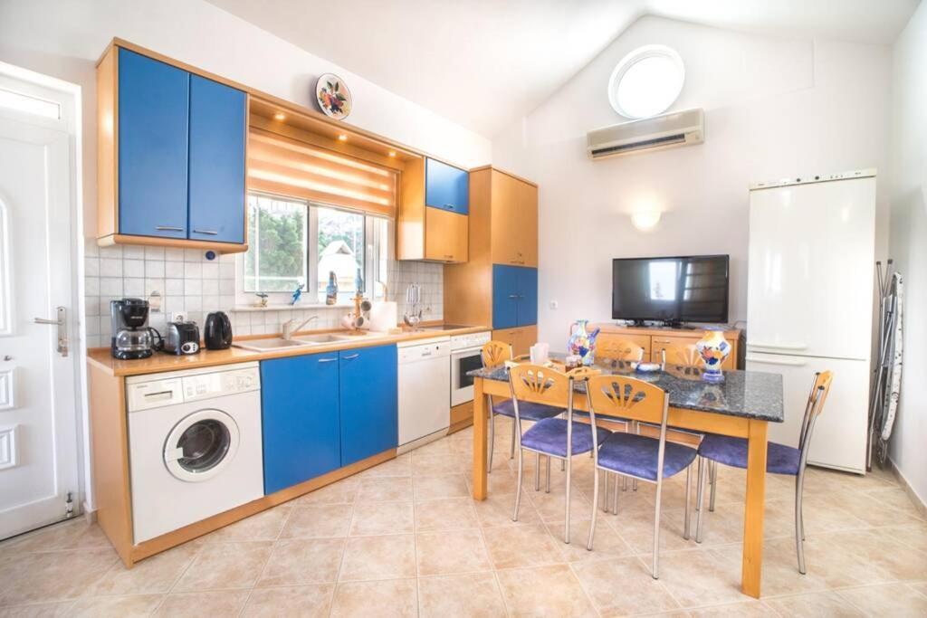 C&f Holiday House 5mins Walk To The Beach Case de vacanță *